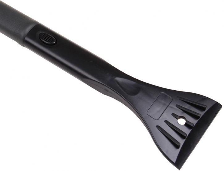 Teleskopický zmetáčik na sneh