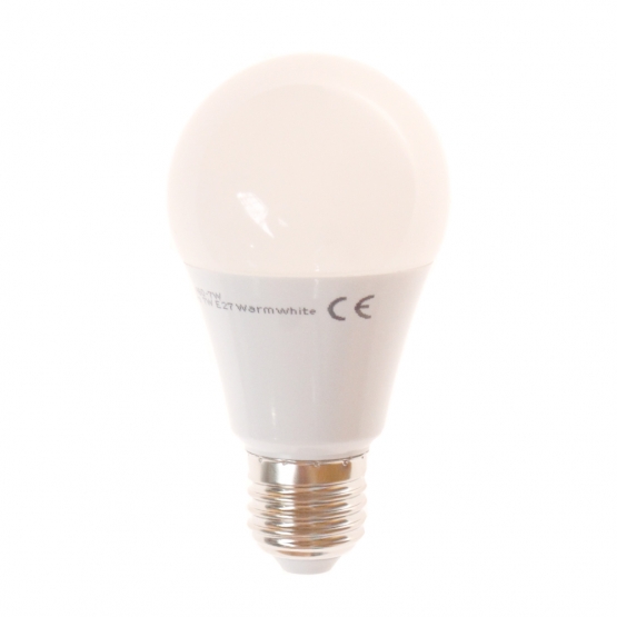 LED žárovka A60-7W E27