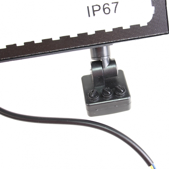 Reflektor 100 W s pohybovým senzorem