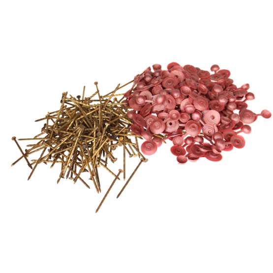 400 ks pozinkovaných hřebíků a plastových podložek s víčkem var.2