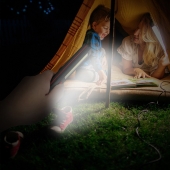 Magnetická LED svítilna