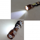 USB svítilna se zoomem maskáčová