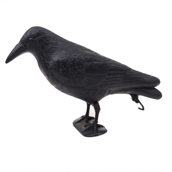 Maketa havrana na plašení ptáků