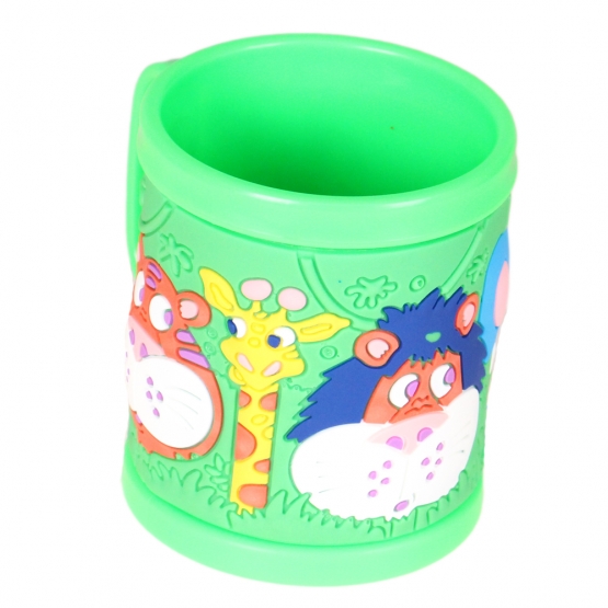 Hrnek dětský plastový (zelený se zvířátky)
