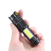 USB svítilna se zoomem maskáčová