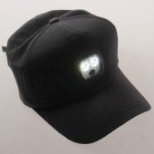 Kšiltovka s integrovaným LED světlem