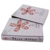Fotoalbum s květinou na 200 fotografií šedé