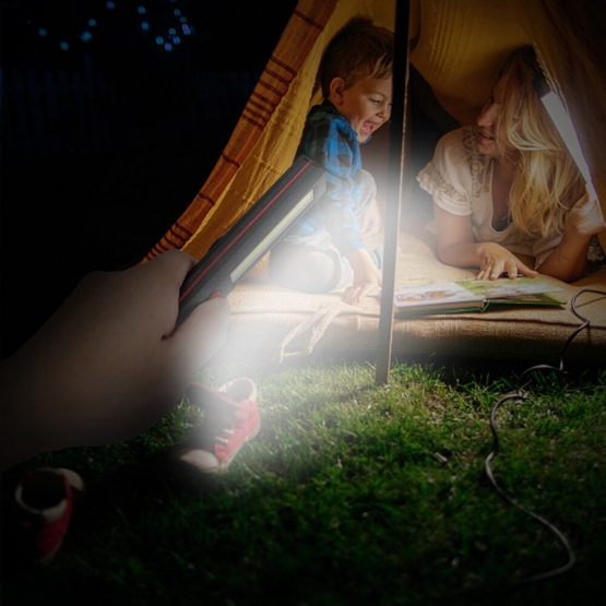 Magnetická LED svítilna