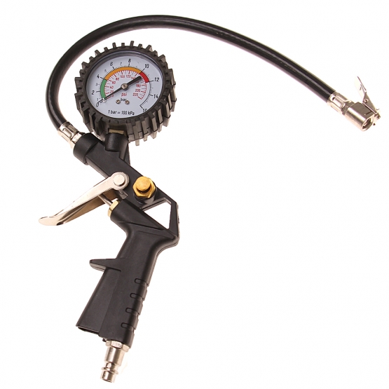 Hustící kompresor s manometrem