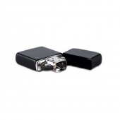 Benzínový zapalovač černý