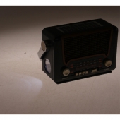3pásmové solární rádio M-527BT hnědé