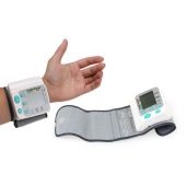 Digitální měřič krevního tlaku na zápěstí